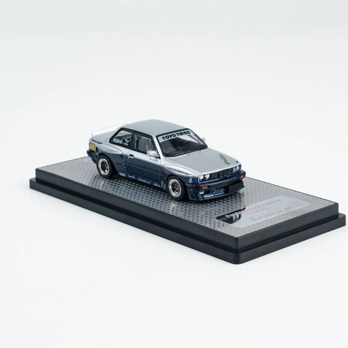 inno-1-64-パンデム-e30-m3-シルバー-ブルー-ダイキャストモデルカー