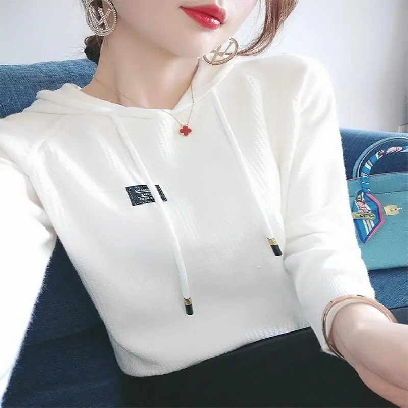 

White hooded sweatshirt women's spring new style 2025 popular fashionable tops casual knitted sweaters for women