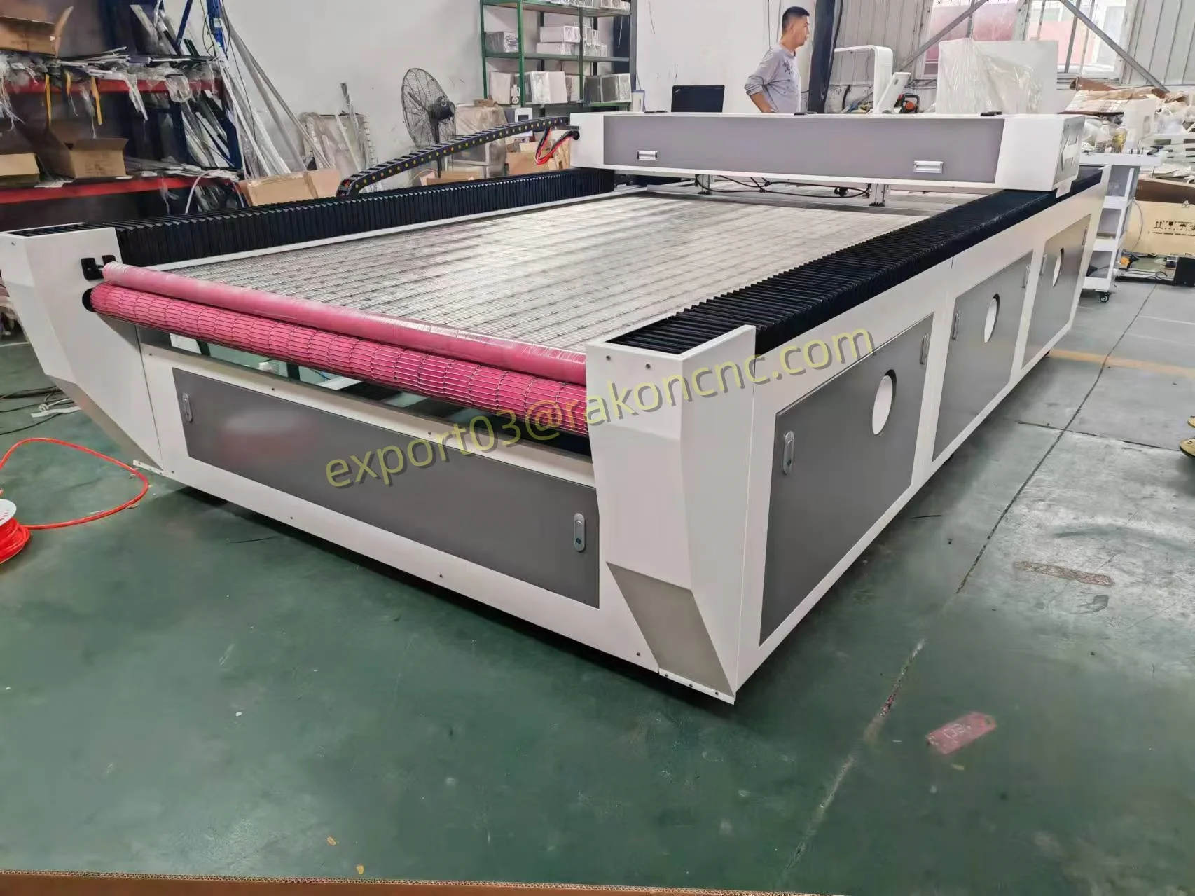 2000*3000mm 자동 공급 CNC 가죽 직물 청바지 레이저 조각 절단기