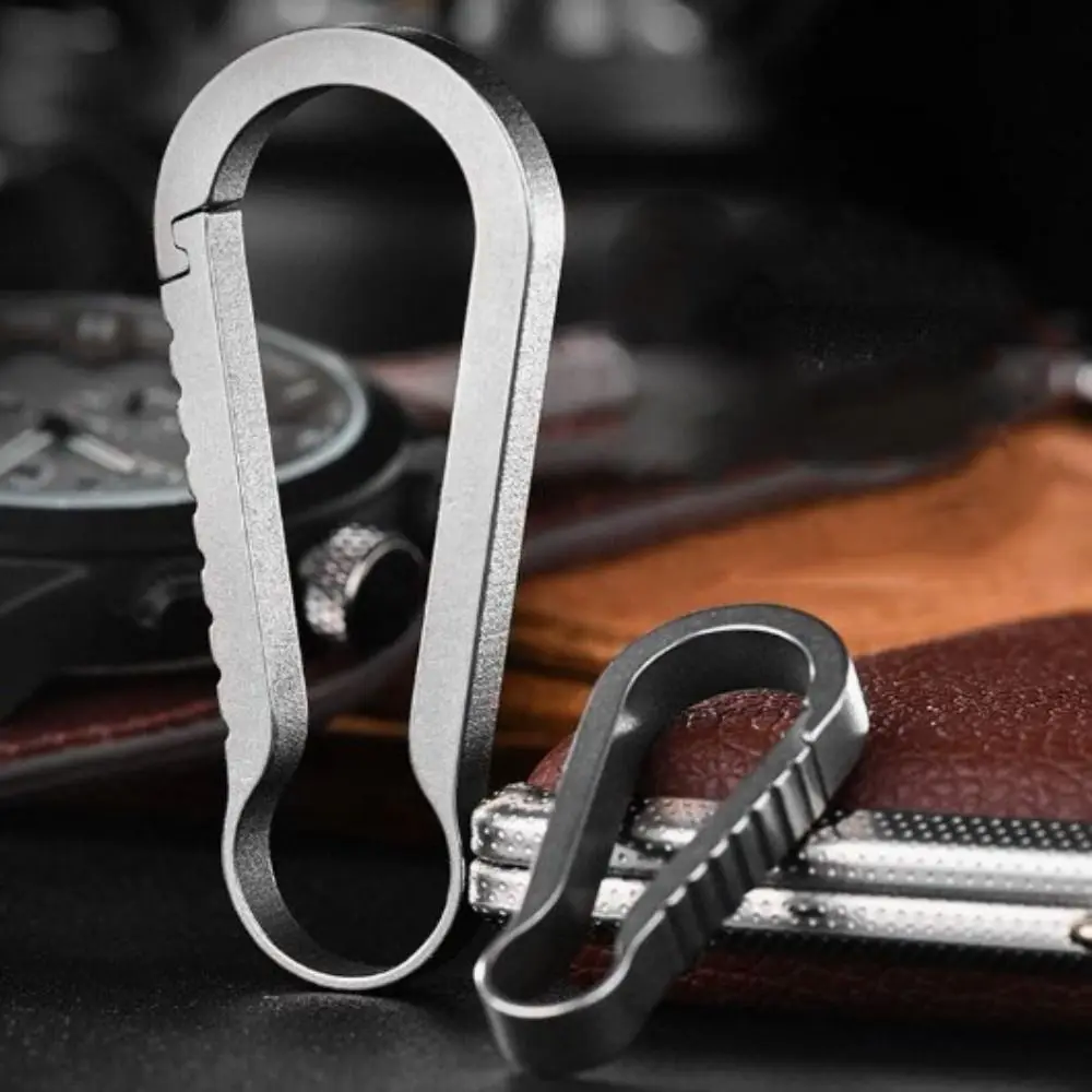 Schlüsselanhänger aus echter Titanlegierung, Schnalle, Mini, multifunktionale Flaschenöffner, tragbar, superleicht, Schlüsselanhänger, Rucksack-Anhänger