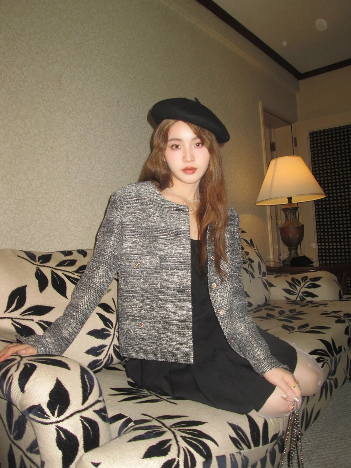 

Женская твидовая куртка Iceollox 2023: Новая модная коллекция Весна-Осень, укороченная, с длинным рукавом, круглым вырезом, на пуговицах, из смесовой ткани (полиэстер, шерсть)