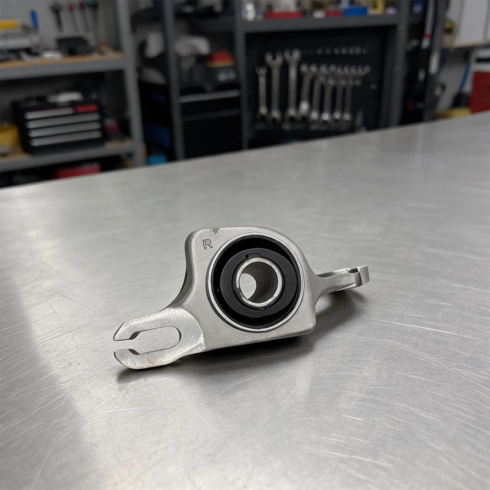 Front Right Control Arm Bushing 1643300843 For W164 GL320 GL350 GL450 GL550 ML320 ML350 ML450 ML500 ML550 Suspension Part