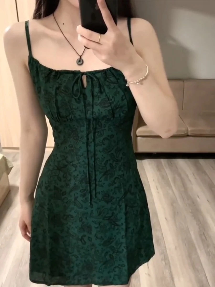 レトロな花柄プリントのホルターネックミディ丈ワンピース レディース 夏の新作 ベルト付き ウエストシェイプ スパイスビーチ バケーションワンピース