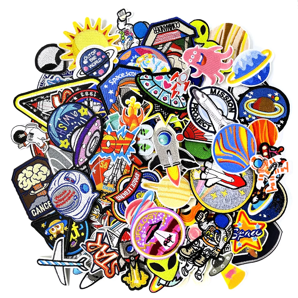 100Pcs/Lot Random Mix Astronaut Space Planet Patches Embroidered Applique Clothes Accessories Apparel Supplies Decoration Patch