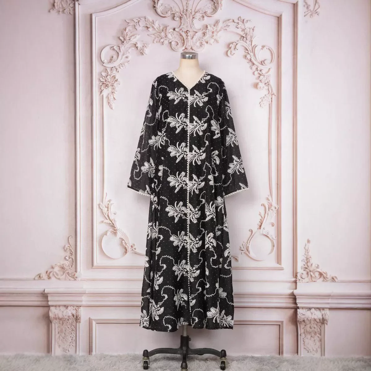 

Muslim Luxury Fashion Women's Thin Dress Middle East Saudi Arabia Embroidered Large Size Loose Swing Islamic Robe