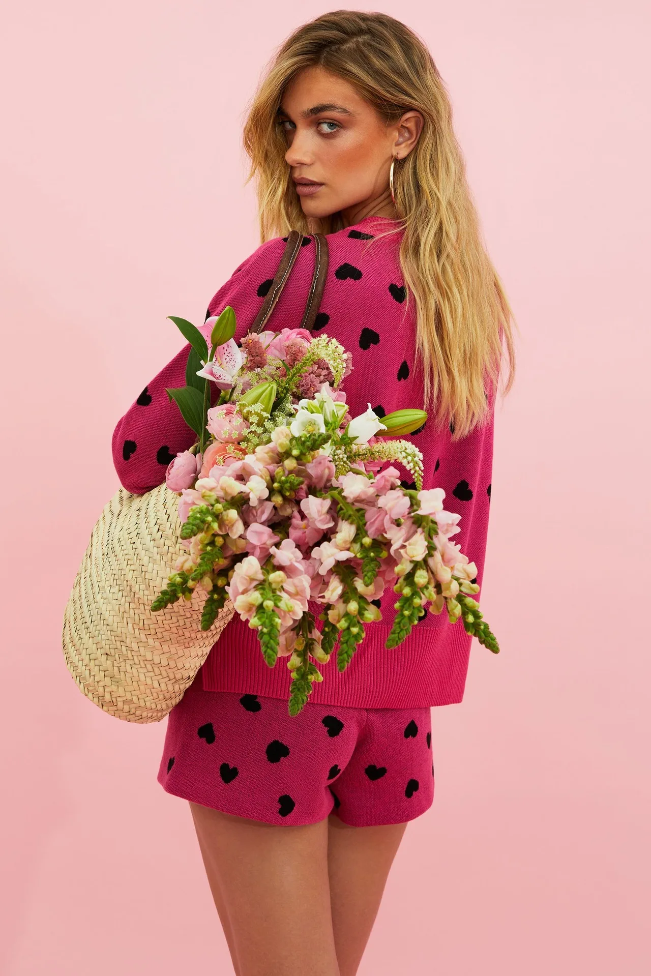 

2025 New Fashion Printed Knitted Sweater + Shorts Two-piece Sets Women Spring Casual Loose Top Shorts Suit For Women