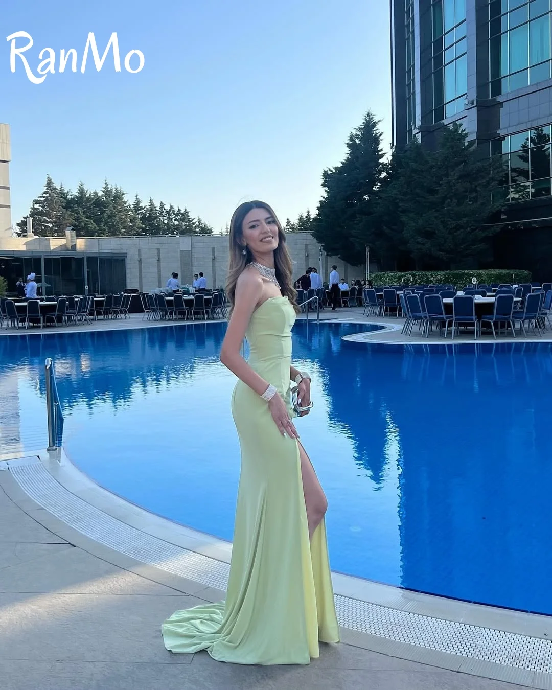 Ranmo 2025 우아한 애플 그린 매트 새틴 이브닝 드레스 사이드 포크 바닥 길이 인어 댄스 파티 드레스 맞춤형 파티 드레스