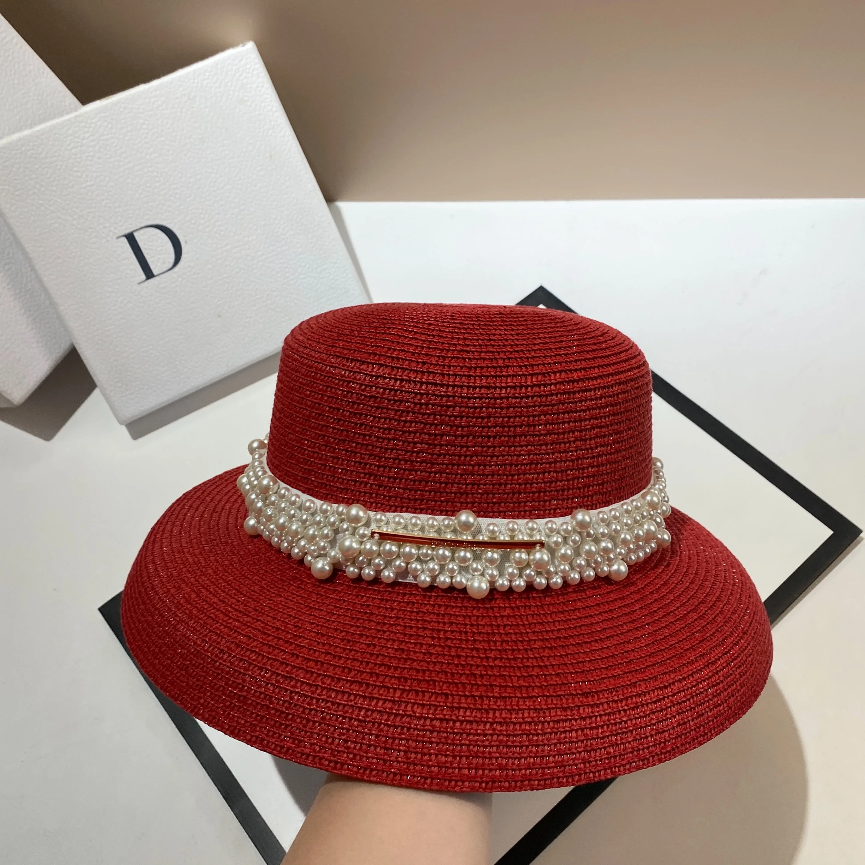 French Hepburn wind lampshade straw hat summer Xiaoxiang pearl light luxury sun hat fashion concave shape straw hat