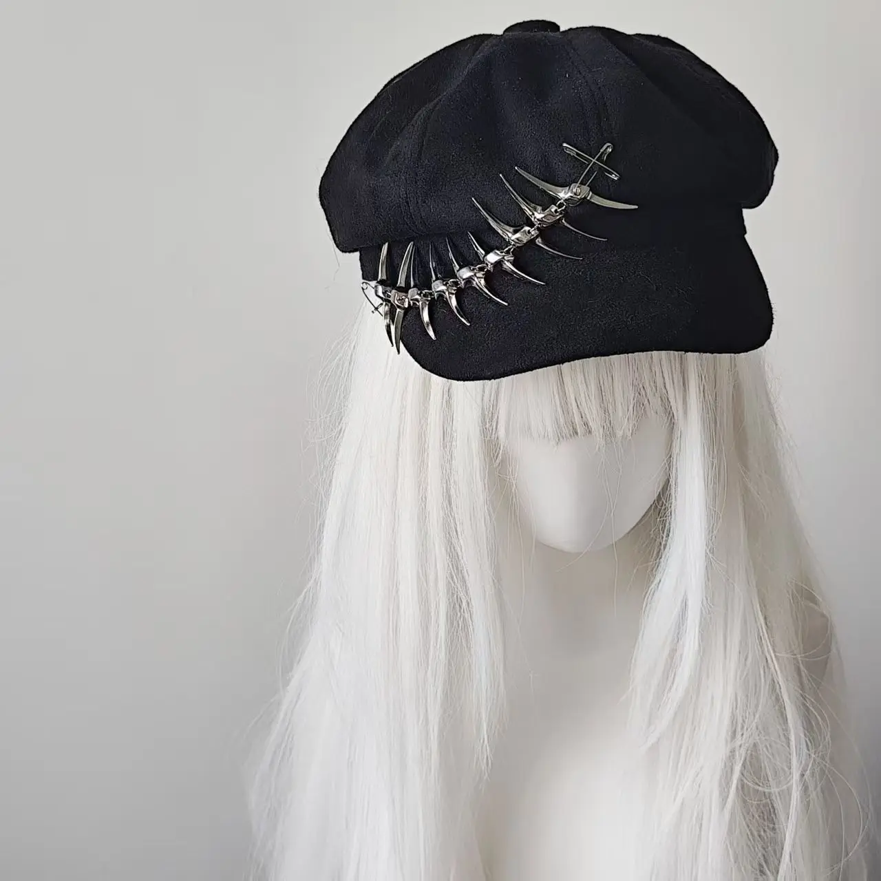 Gothic Punk Painter Beret Black Metal Spike Decor Y2K Harajuku Subculture Autumn Winter Cool Girl Cosplay Streetwear Hat
