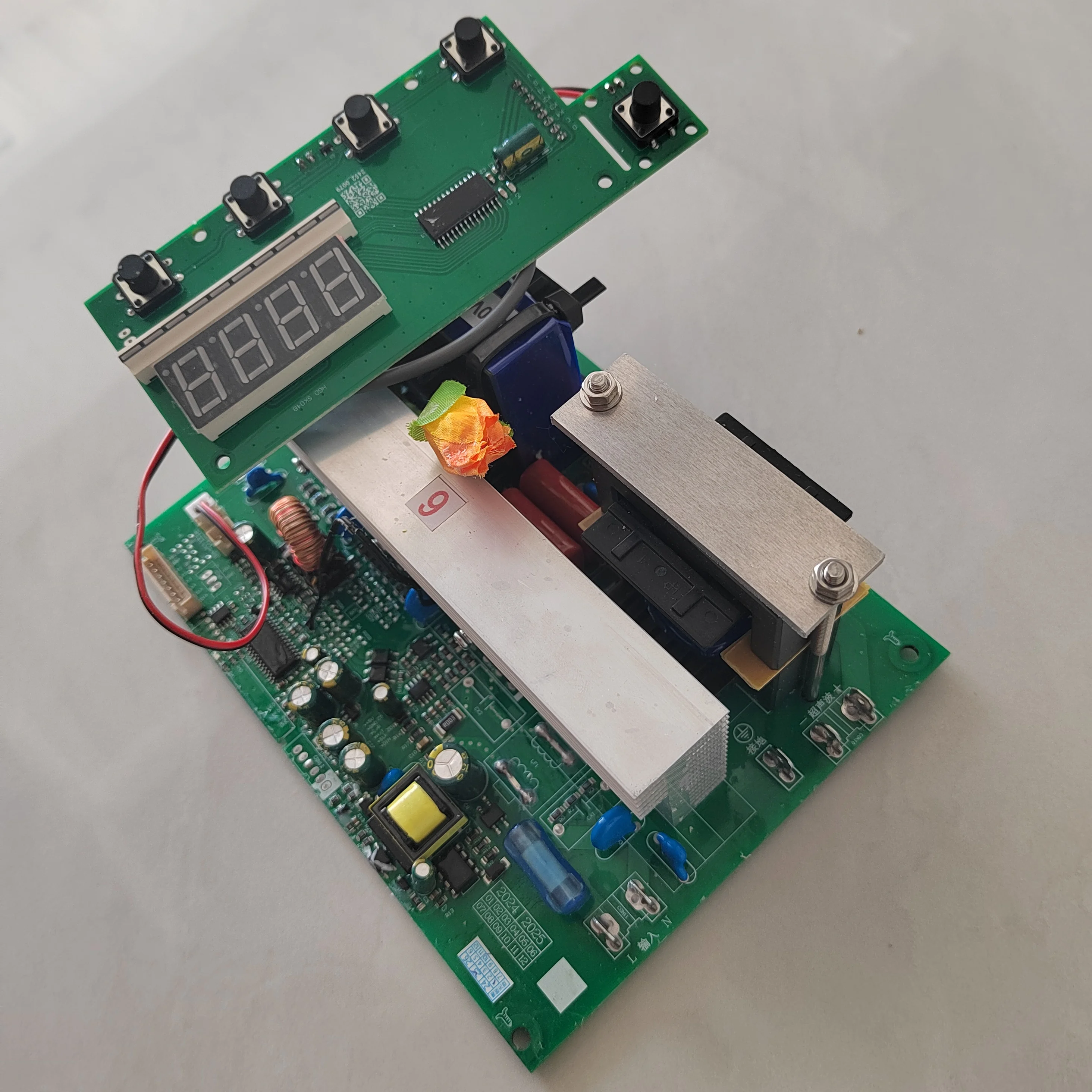 25 كيلو هرتز 900 واط مولد بالموجات فوق الصوتية الرقمية PCB للمنظف بالموجات فوق الصوتية الصناعية