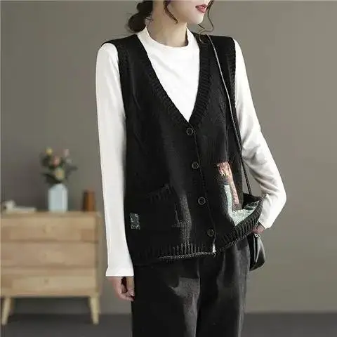 V Neck Knitted Vest Single Breasted Women\'s Waistcoat Sleeveless Sweater Loose Casual Pocket Coat   Top T483