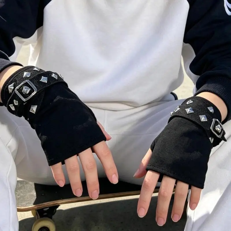 New Black Punk Fingerless Gloves With Silver Studs Adjustable Buckle For Halloween Cosplay Rock Party