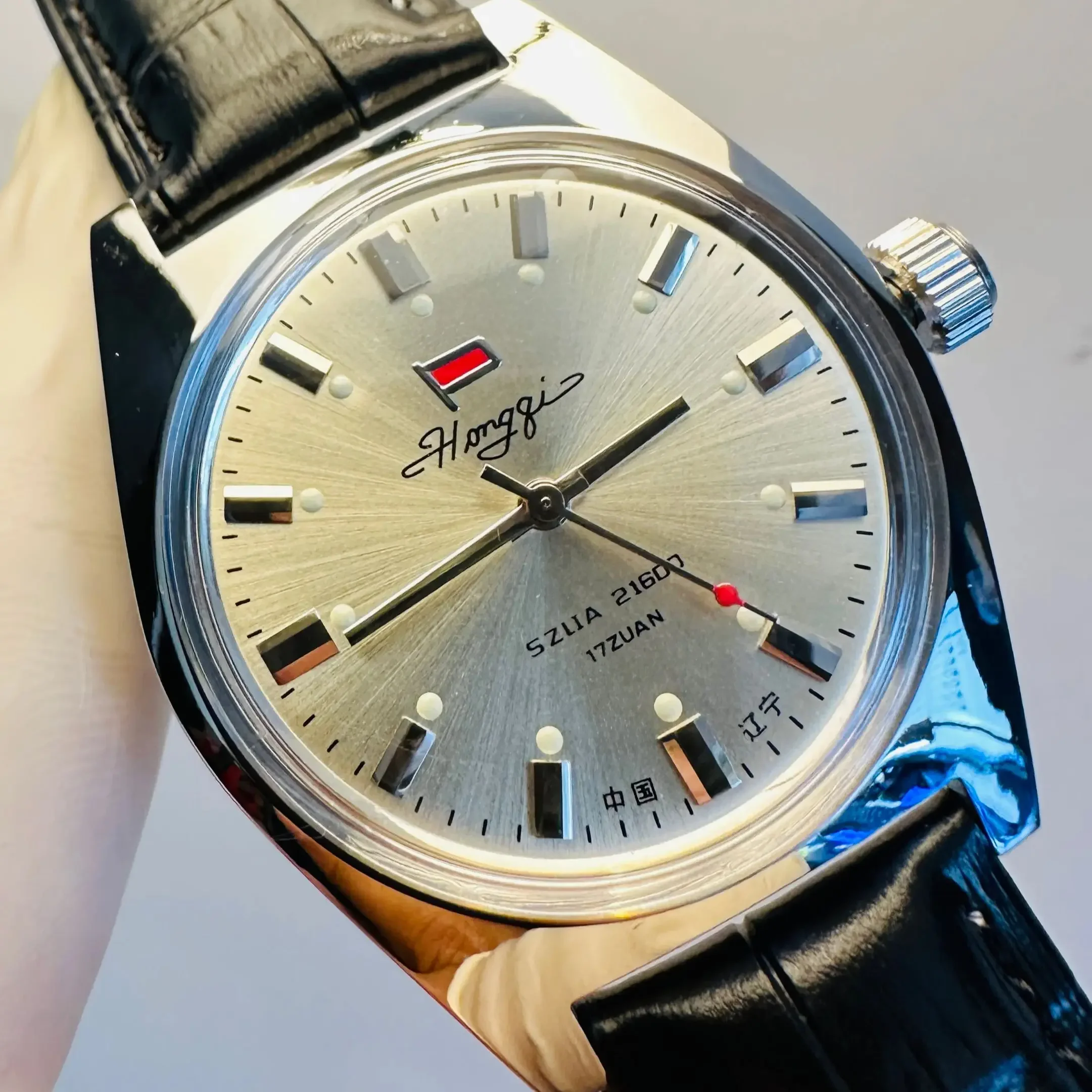 

7120 Manual Mechanical Watch 36MM Unisex - Waterproof Stainless Steel Minimalist Bauhaus Style Watch for Dropshipping Business