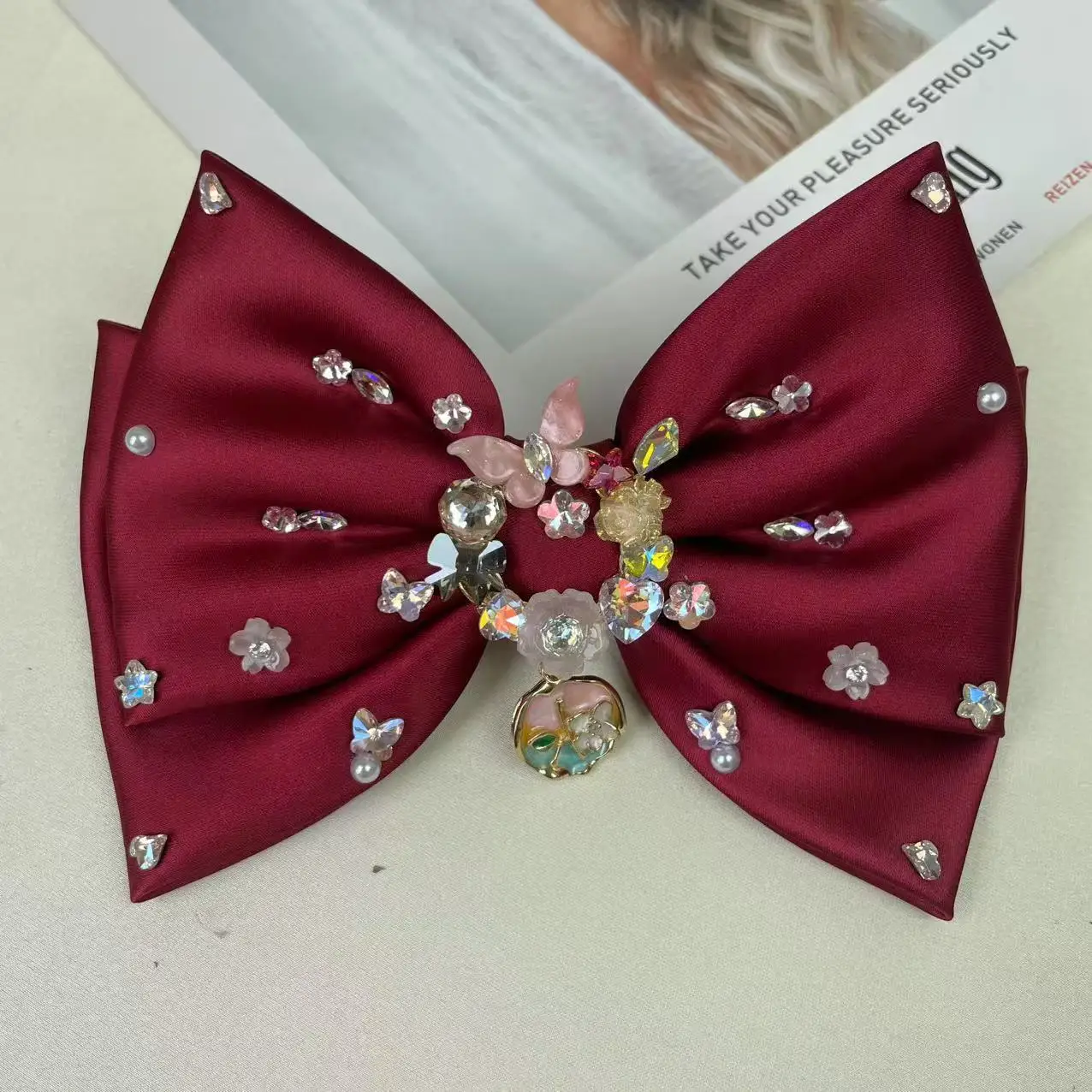

Новая оригинальная высококачественная атласная двухслойная заколка с бантом и бриллиантами, элегантный головной убор, милый весенний зажим