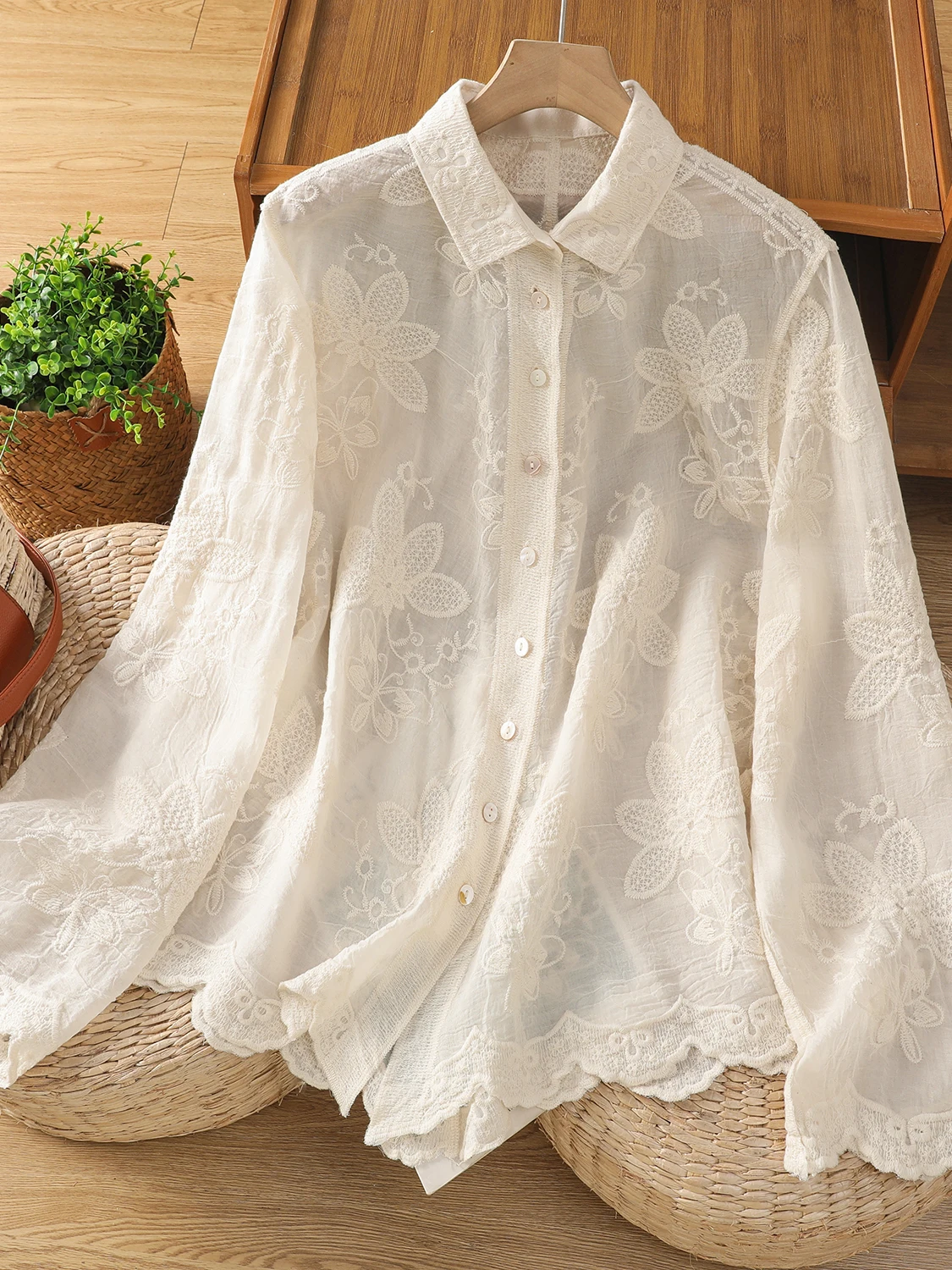 

Новый тонкий однотонный повседневный кардиган с кружевной вышивкой большого размера, женский солнцезащитный кардиган, свободный летний топ