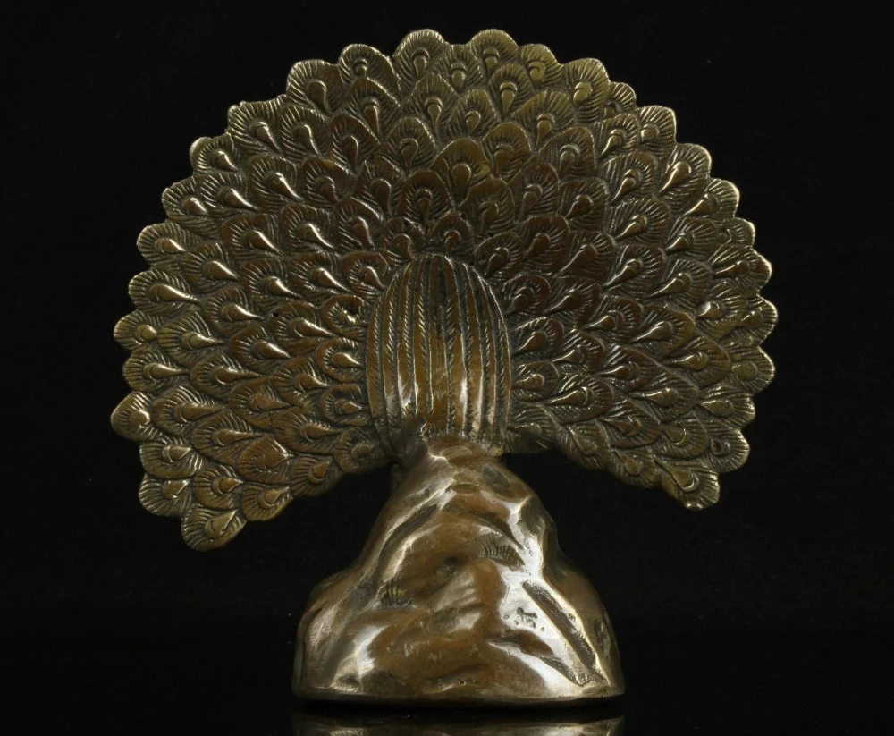 China Collectible Old Bronze Handwork Carving Peacock Statue In Good Condition