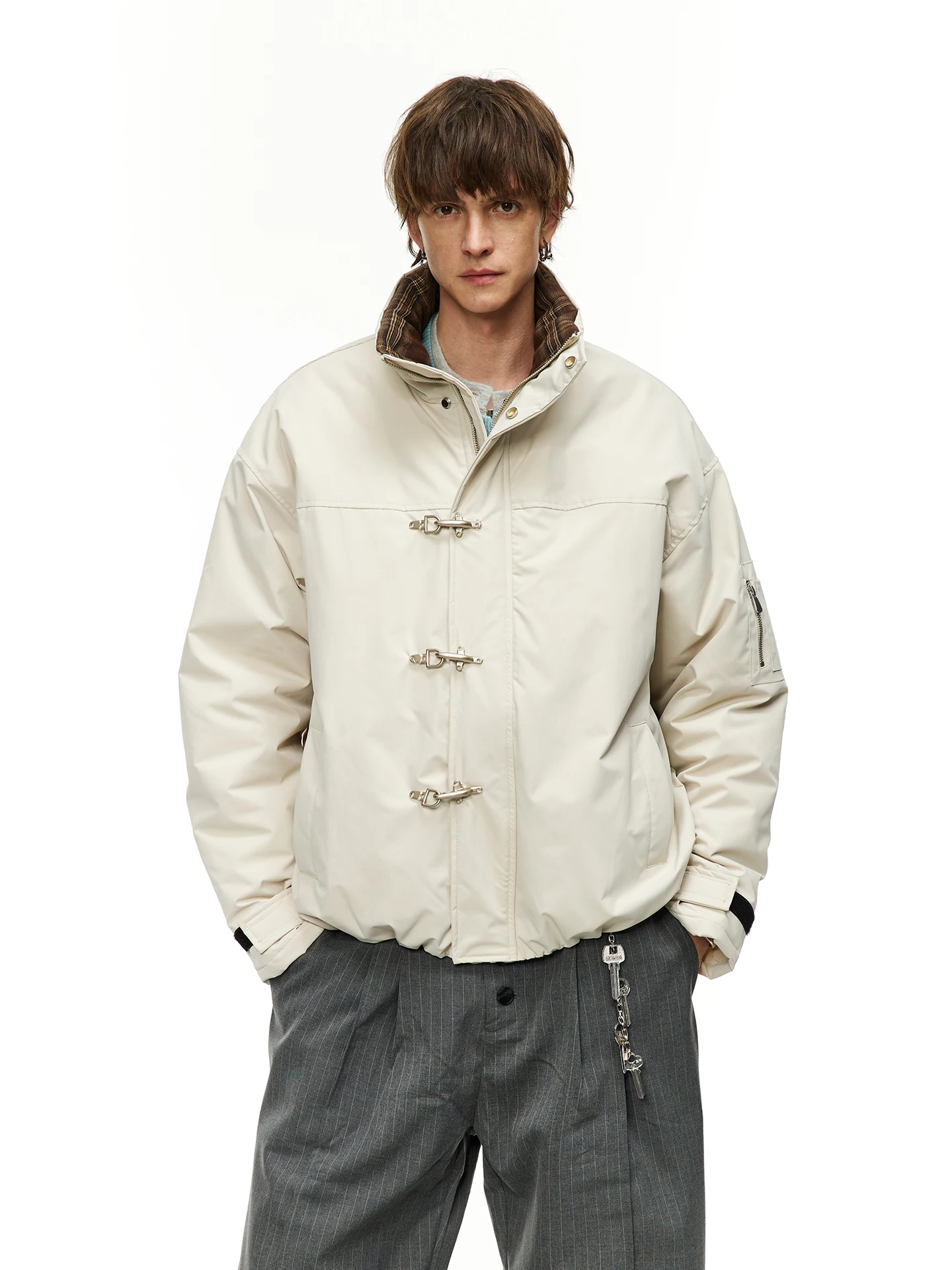 남녀공용 2025 겨울 신상 심플하고 따뜻한 두꺼운 트렌디한 단색 커플 코트 패션 에어플레인 버클 체크 스탠드 칼라 파카