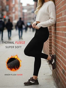 Thermal leggings for women featuring fleece lining and high waist design. Perfect for winter running and outdoor workout comfort