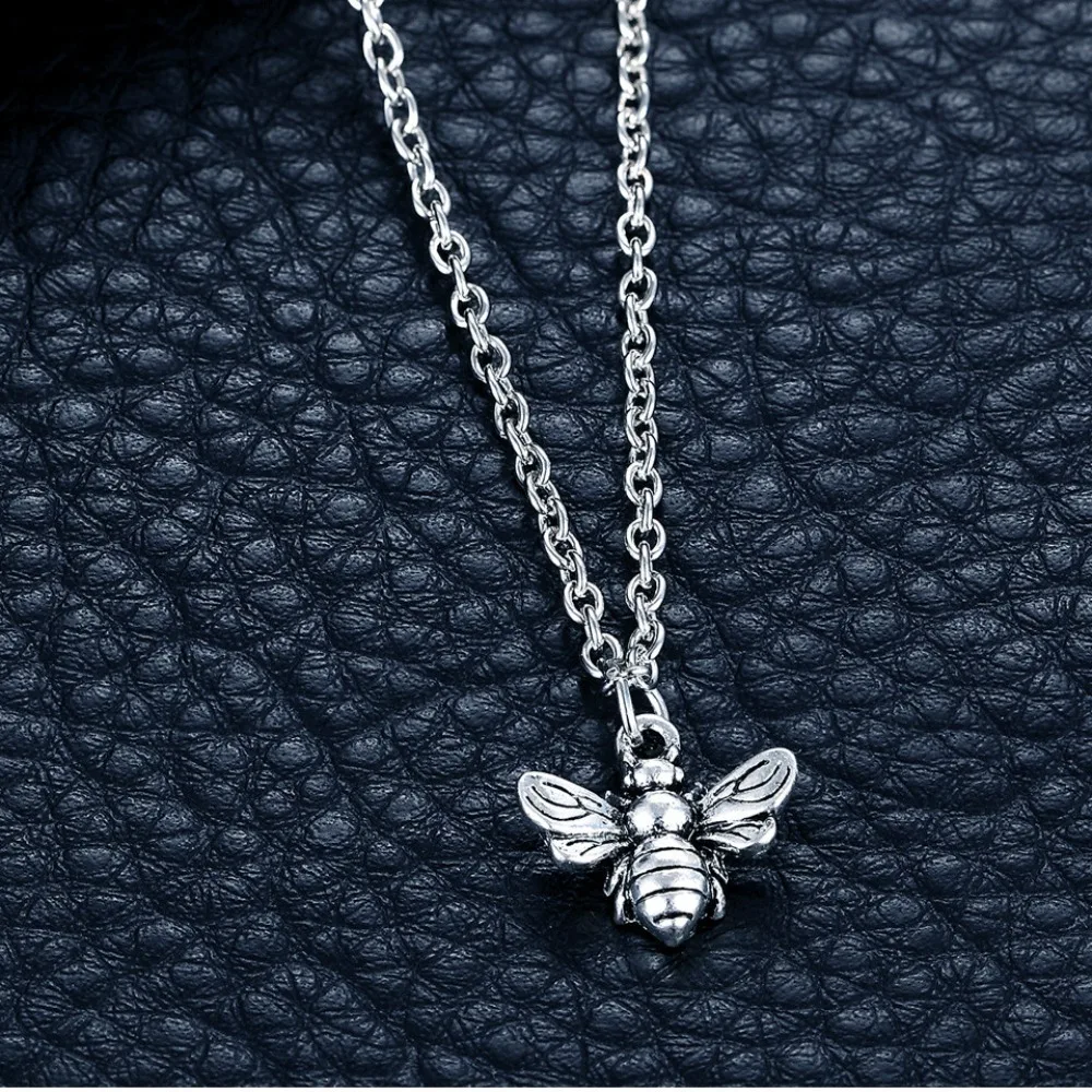 Cute Exquisite Gold Color Stereo Simulation Little Bee Insect Pendant Necklace for Women Creative Collar Chain Jewelry Gifts