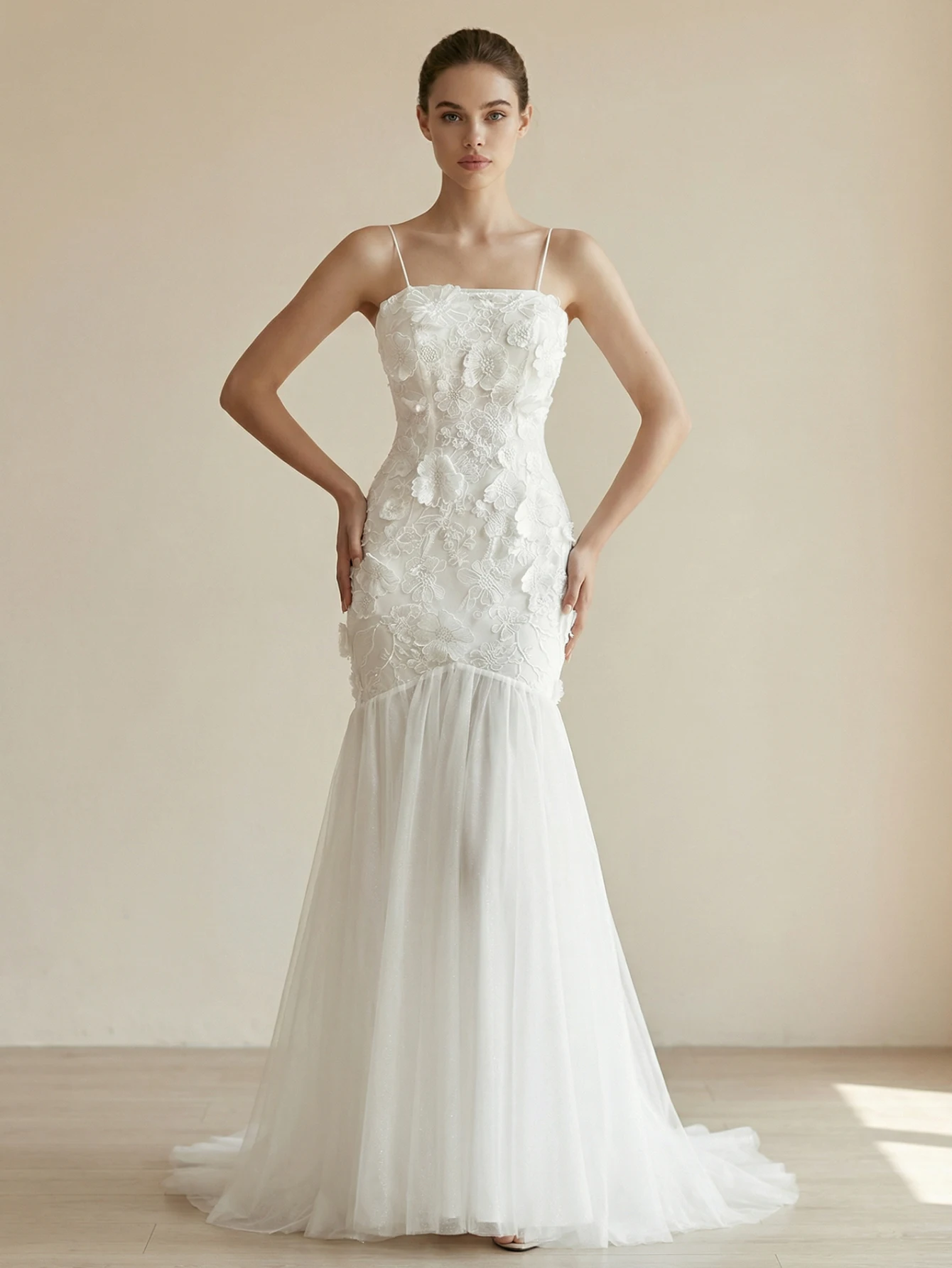 Gardenwed Elegant Sexy Bodycon Wedding Dress with Applique & Open Back – for Bridal Weddings and Formal Balls