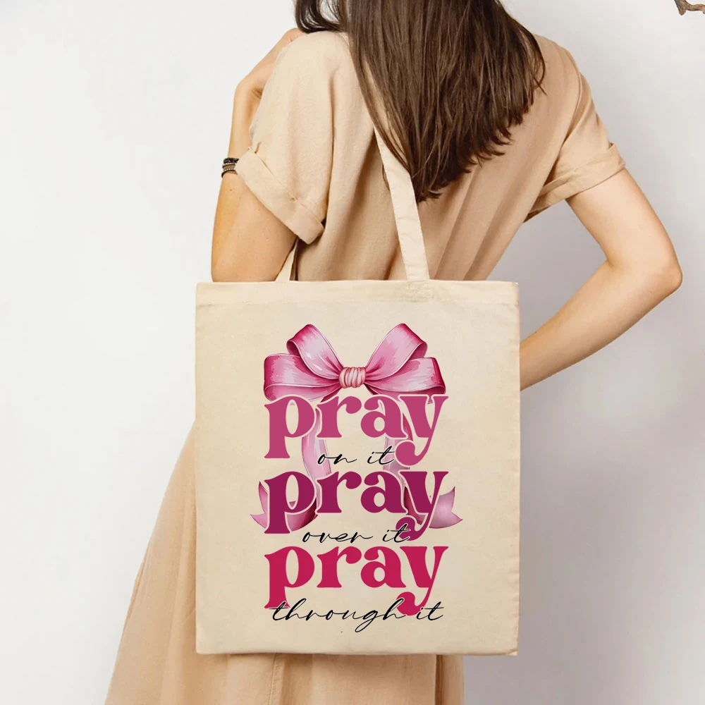 Modne torby z grafiką Christian Pink Coquette Super Cute Pray on It Coquette Bow Bundle Ladies Lovely Shopping Canvas Handbag