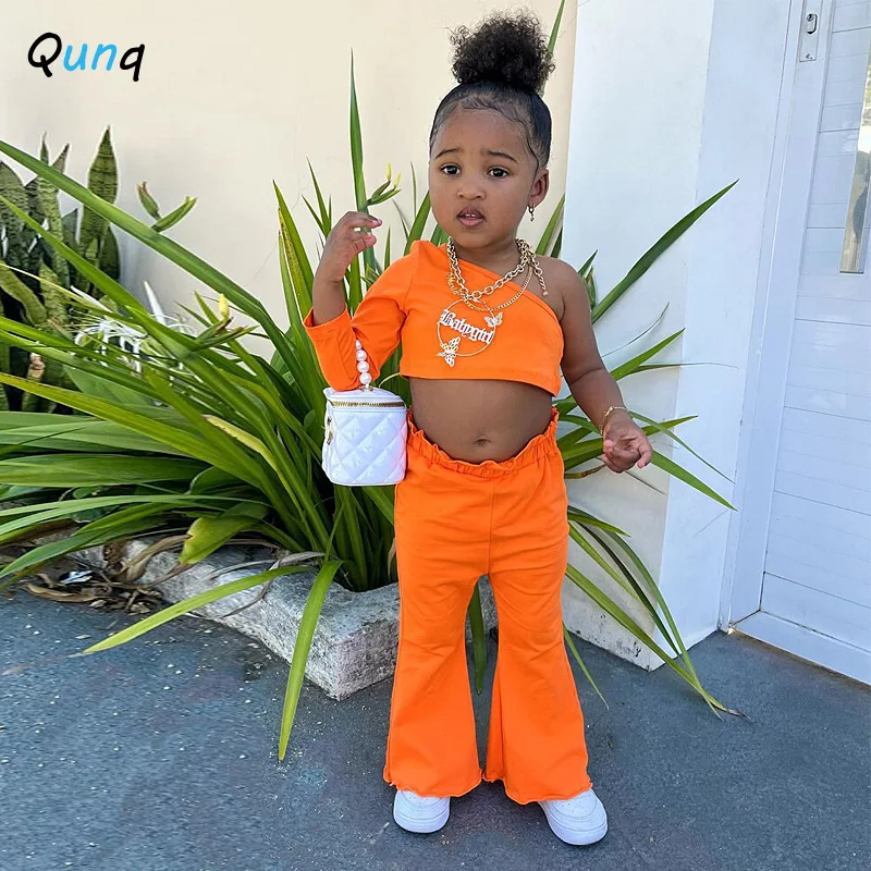 Qunq 2023 Autumn INS New Girls Fashion One-sleeved Sloping Shoulders Top+Bell-bottoms 2 Pieces Set Casual Kids Clothes Age 3T-8T