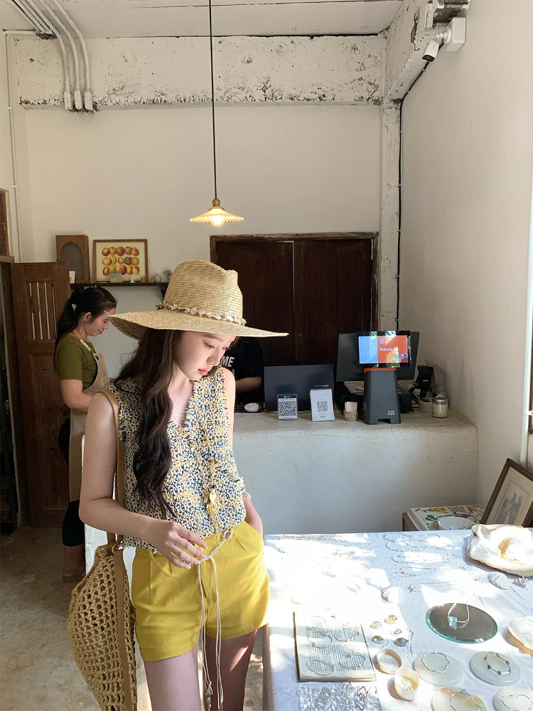 

Комплект из жилета и топа Chen Jiannan NNS Bright Holiday Fre White Filter Frayed V-ne Small Fraance: Модная весенняя коллекция