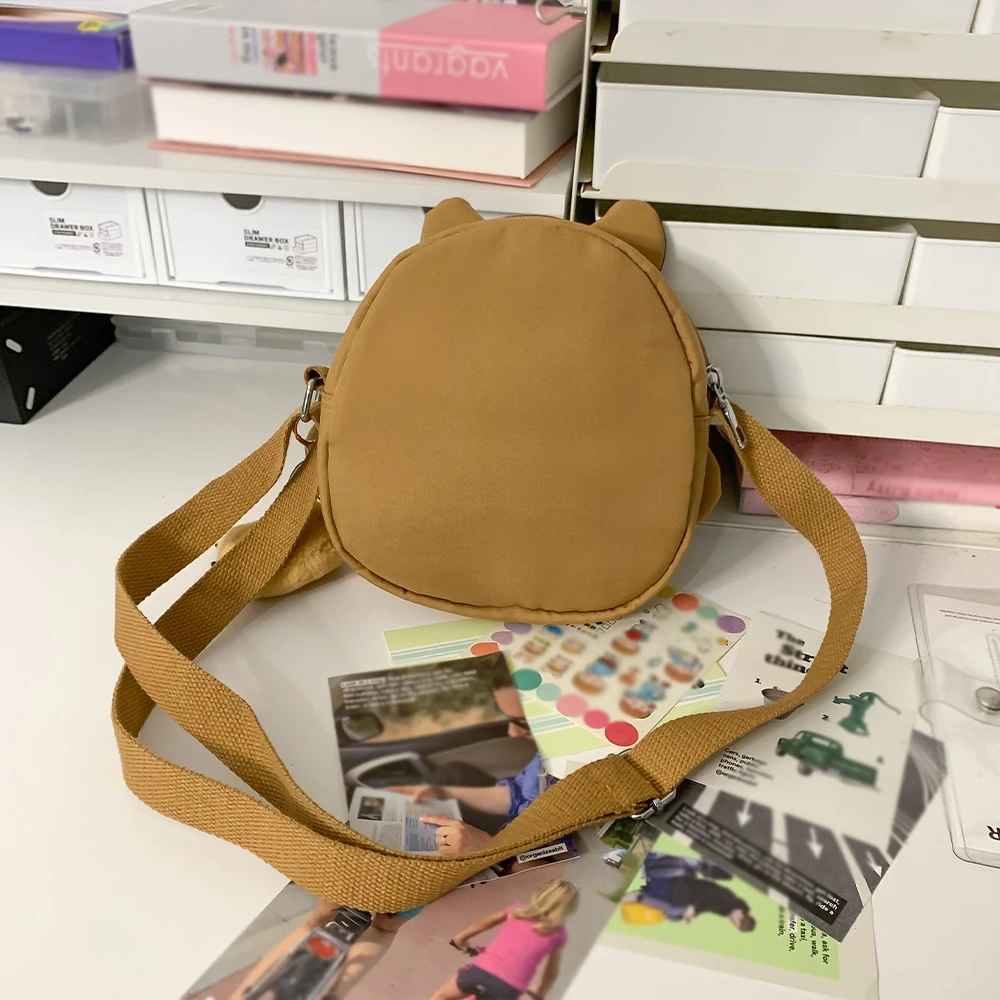 Lightweight, cute and funny capybara crossbody bag for girls cartoon soft girl student shoulder bag new Korean versatile mobile phone bag