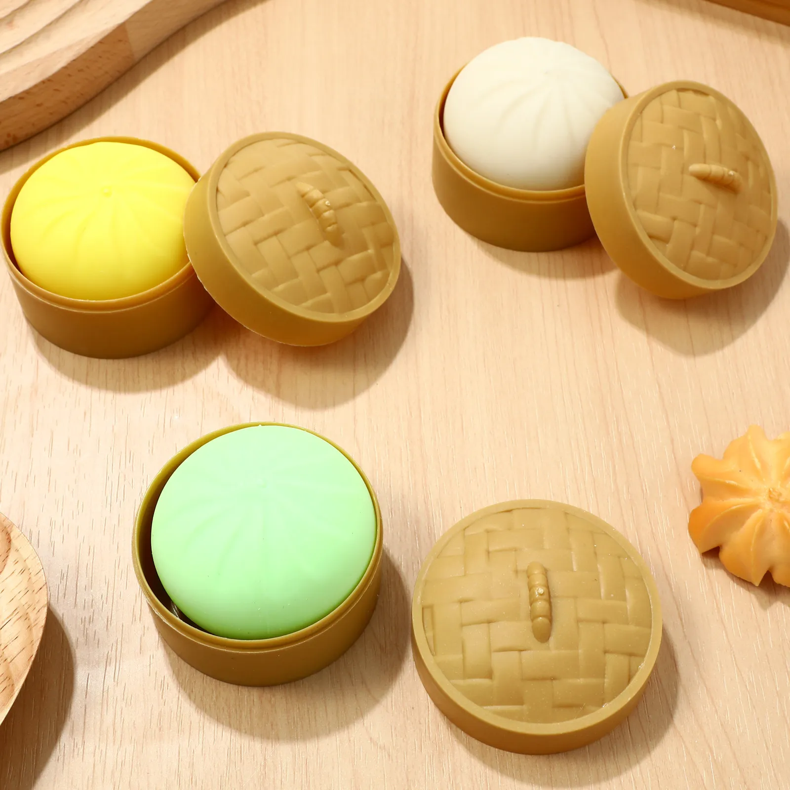 

Набор из 3 мячей-антистресс в форме пельменей с реалистичным дизайном паровой булочки и пароваркой для расслабления и сенсорной стимуляции