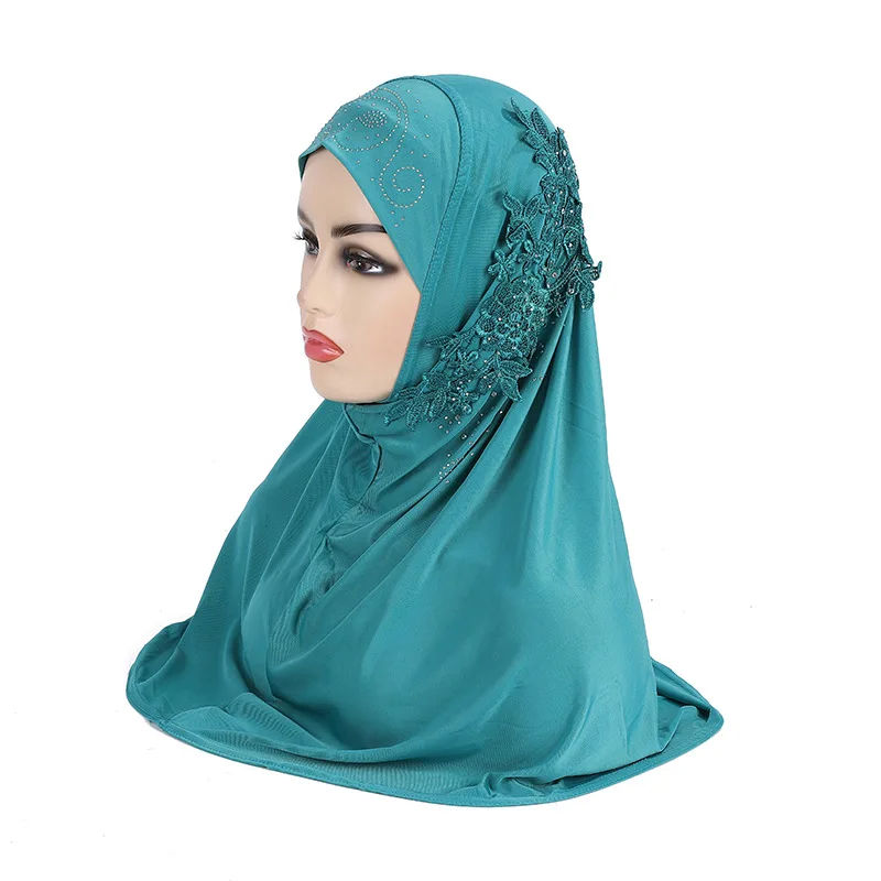 

Muslim Women's Girls Hijabs He Scarf Is Made Of Ice Silk Fabric With Lace Trim On The Sides and Rhinestones