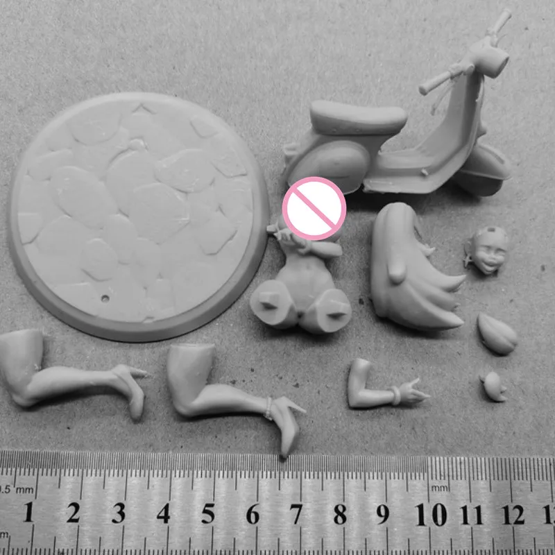 หญิง Nude รถจักรยานยนต์ Rider รูปเรซิ่น1/24 Scale Figurine ประกอบชุดประกอบ Dioramas Unpainted Statuettes ของเล่น