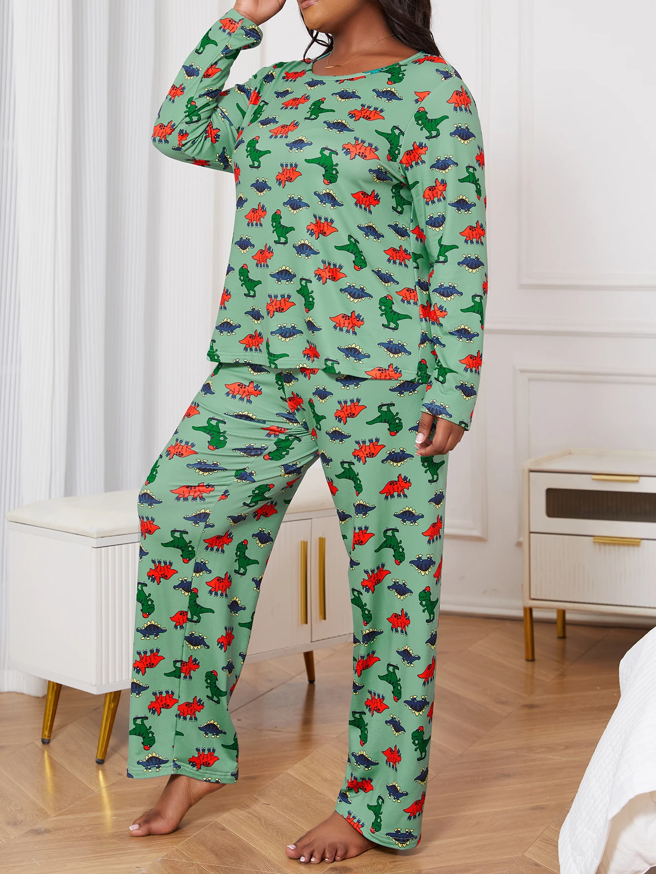 Large size women\'s autumn and winter pajamas cartoon dinosaur print velvet long sleeved pants home suit two-piece set