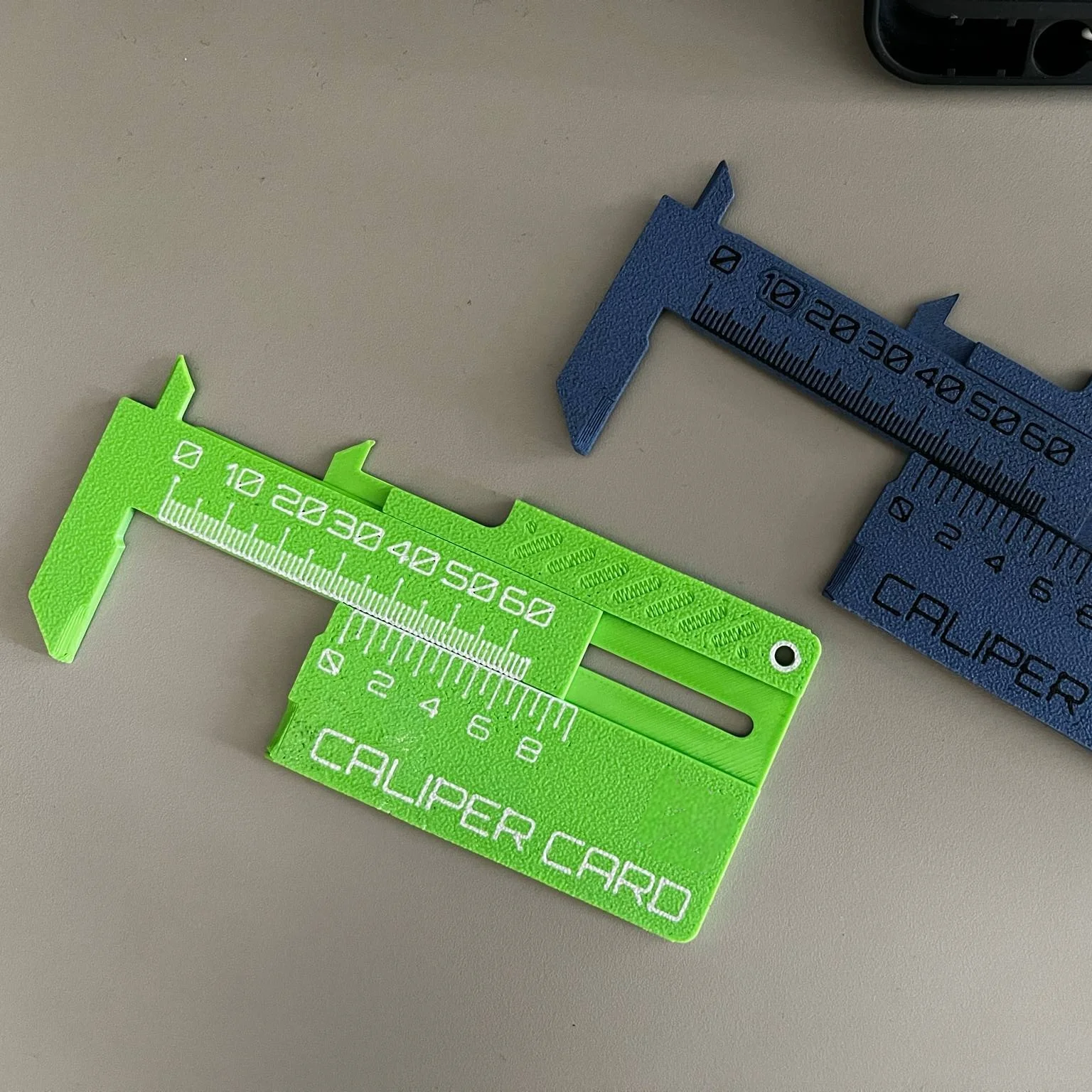 High precision portable vernier caliper, caliper card, lightweight and scratch esistant PLA material for home DIY within 8cm