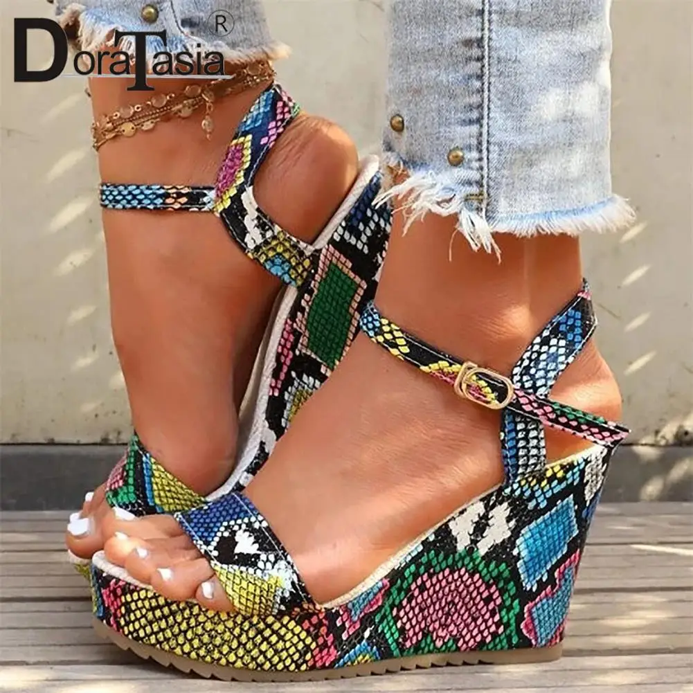 Luxury Brand New Ladies Platform Summer Sandals Fashion Colorful Print Wedges High Heels Womens Sandals Casual Party Shoes Woman