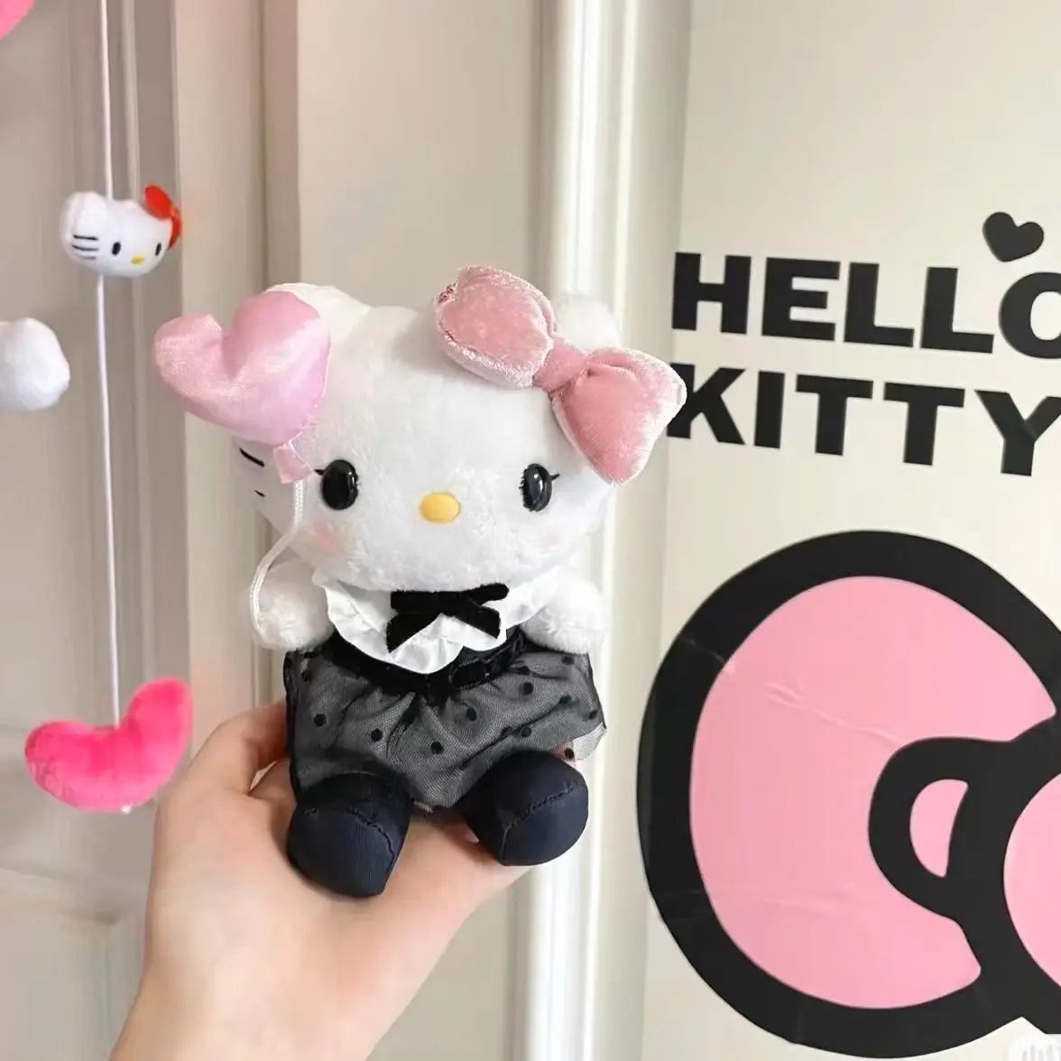 Hello Kitty pluche sleutelhanger Miniso echte zwarte jurk KT Cat Series knuffels pop accessoires tas hanger rugzak decoratie