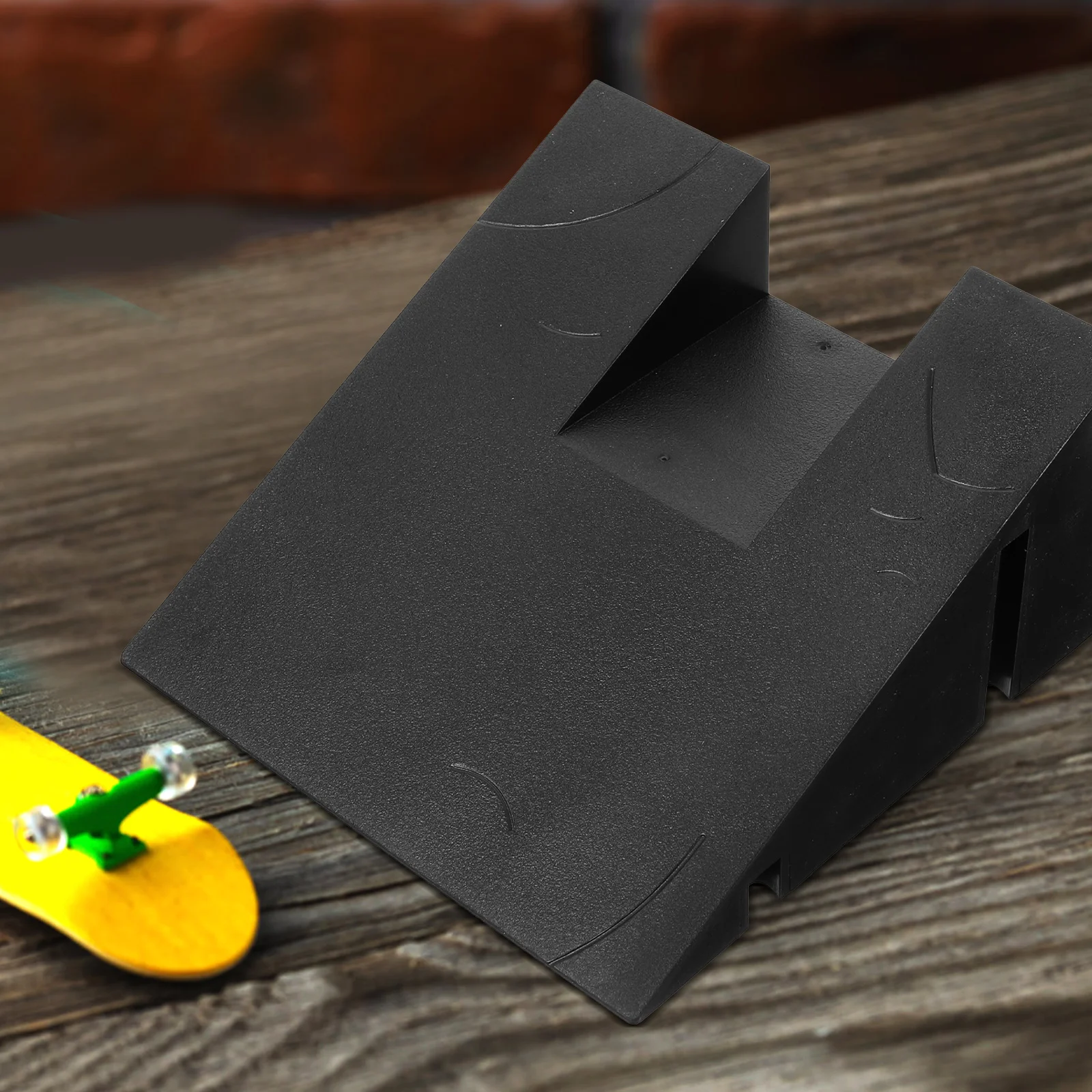 Puntelli per skateboard Finger Park Squat Ramp Toy Skateboard Kit di ostacoli in miniatura