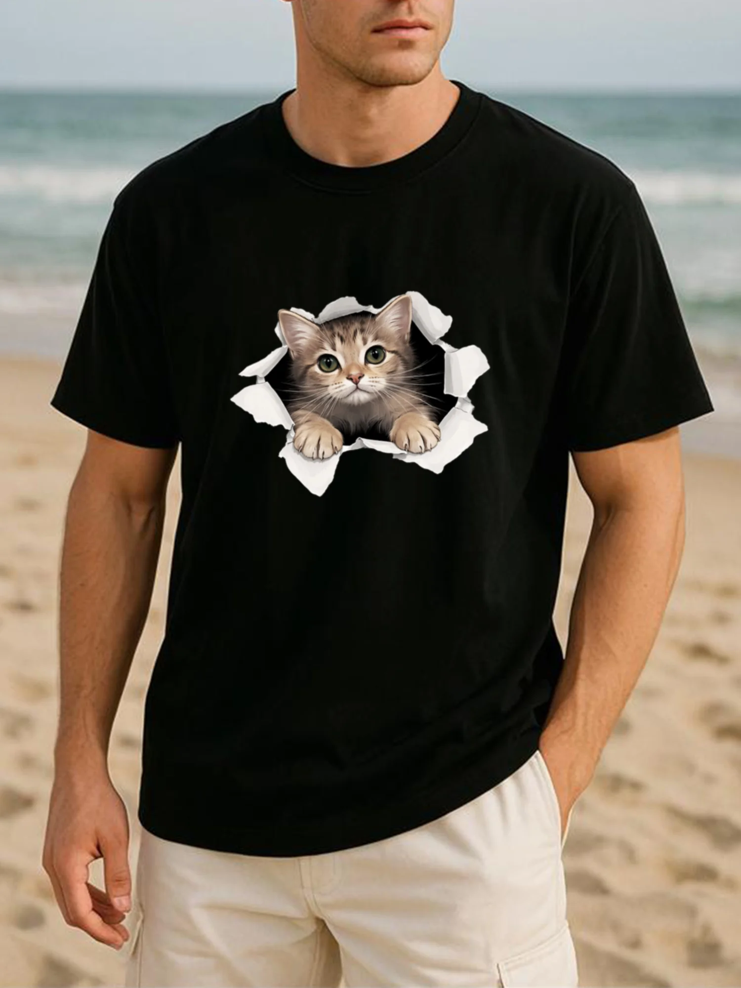 The Hole Sticking Out of The Head of The Kitten.Dog Groomer's Fashionable Print Cotton T-shirt, Versatile for Daily Wear, Round-neck T-shirt with Patterned Print, Highly Versatile for Fitness Training.