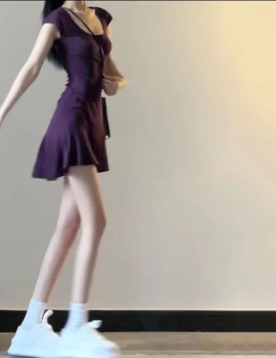 Elegant French Urban Purple U-Neck Dress - close-up view