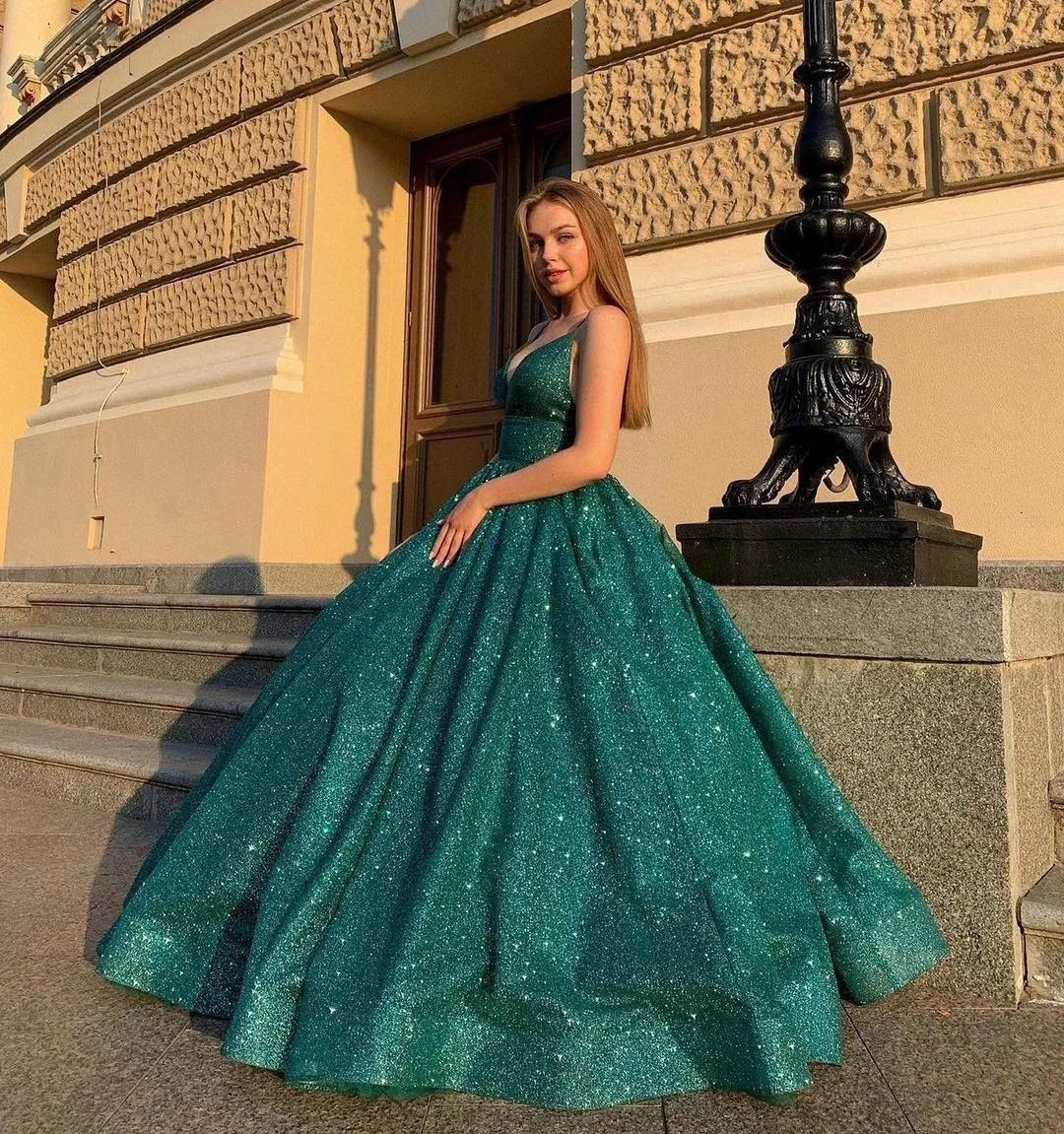 Sexy Long Glitter Prom Dresses Deep V Neck 2023 A Line Green Backless Floor Length Robes De Mariée Party Evening Formal Gowns