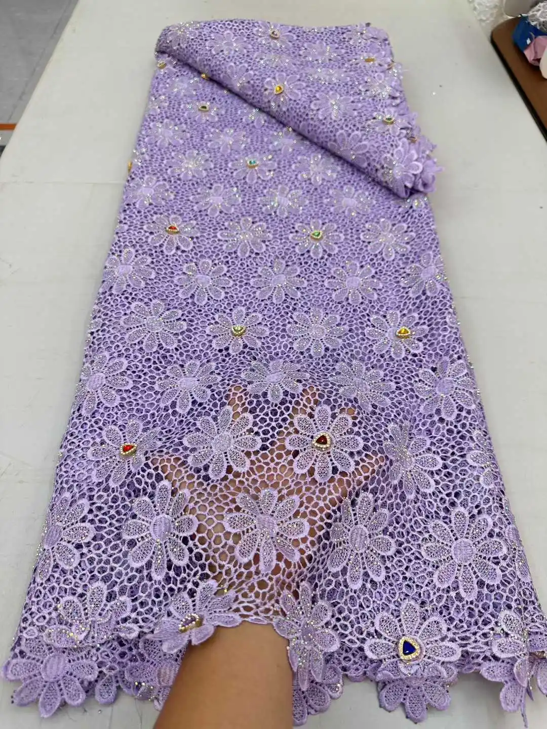 

2025 новейшее высококачественное африканское нигерийское платье с сеткой для шитья, кружевная ткань, гипюровые платья, вышивка камнями, 5 ярдов