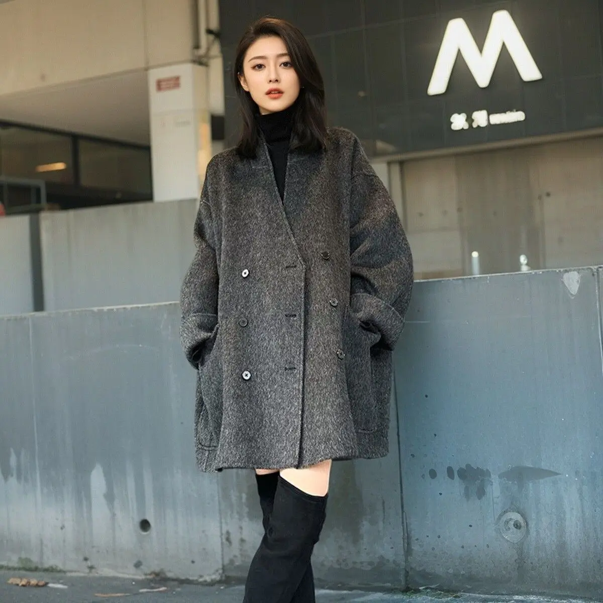 Dark Gray V-Neck Woolen Coat For Women'S Winter New Style, High-End And Unique Temperament, Fashionable Coat - Image 3