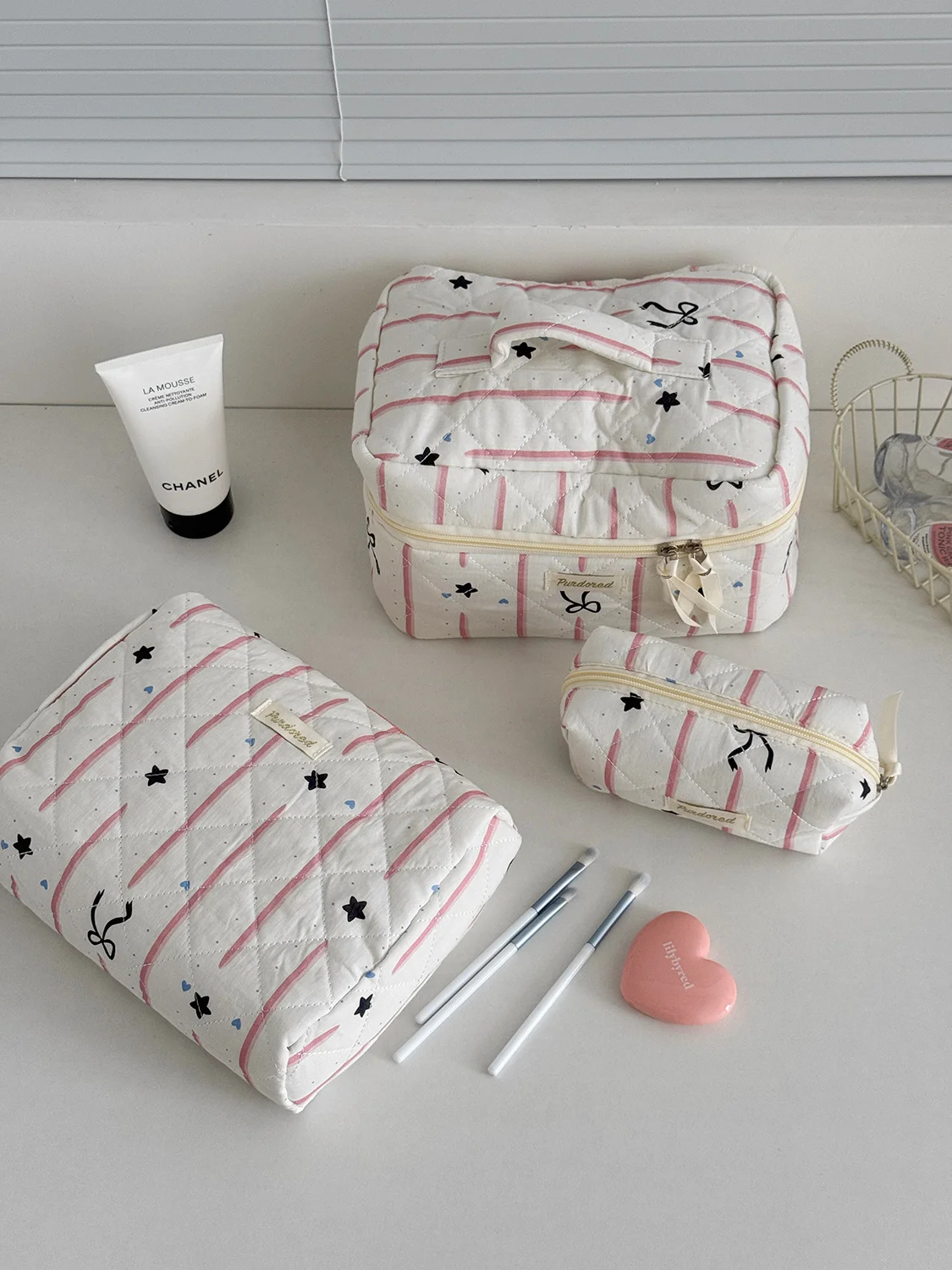 YT Portable Large-Capacity Quilted Versatile Storage Bag for Sweet Travel Outings, Blue Starry Sky Geometric Makeup Bag