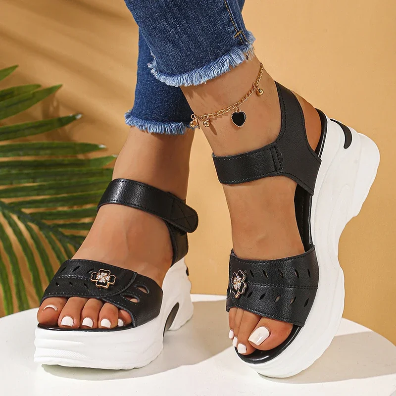 Flower Decor Chunky Platform Sandals for Women 2025 Summer Thick Bottom Beach Sandals Woman Black White Wedge Sandalias De Mujer view 2