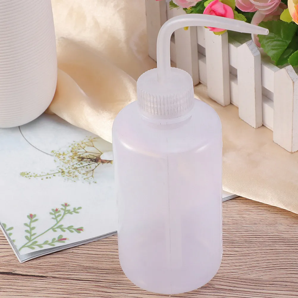 

2 шт. белых пластиковых бутылок с узким горлышком и угловым носиком, герметичные, для точного полива растений и очистки лабораторий