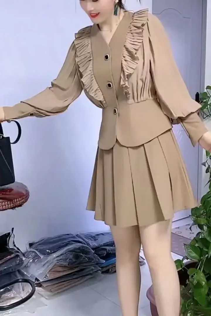 

Fashion Dress Set Women Spring New Stylish Slimming V Neck Ruffle Blouse Pleated Skirt Two Piece JJ55