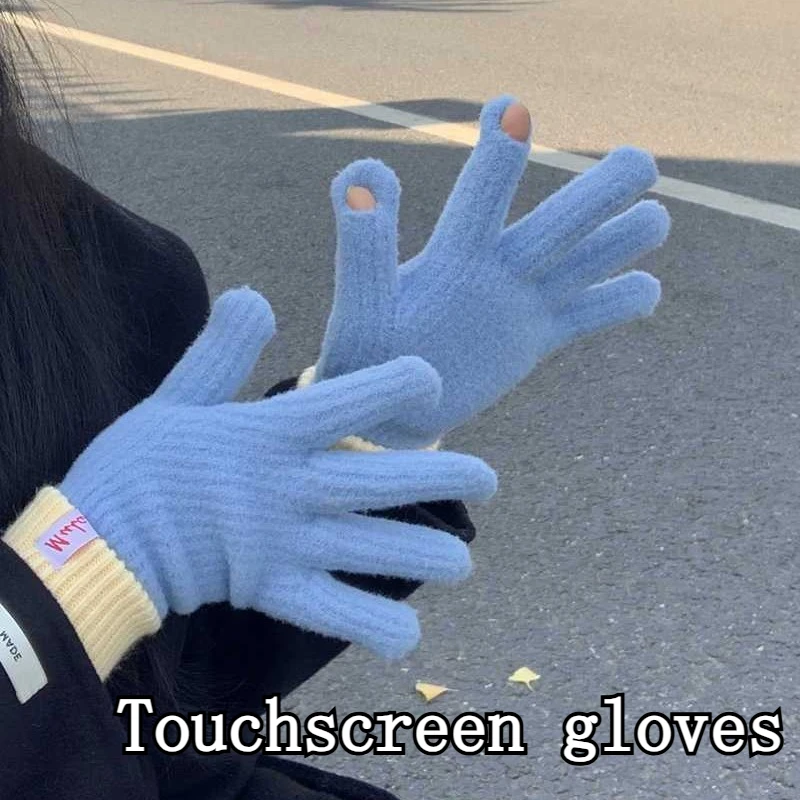 Women's Touch Screen Gloves Are Thick, Warm, and Cold Resistant in Winter. Finger Gloves Are Comfortable and Soft