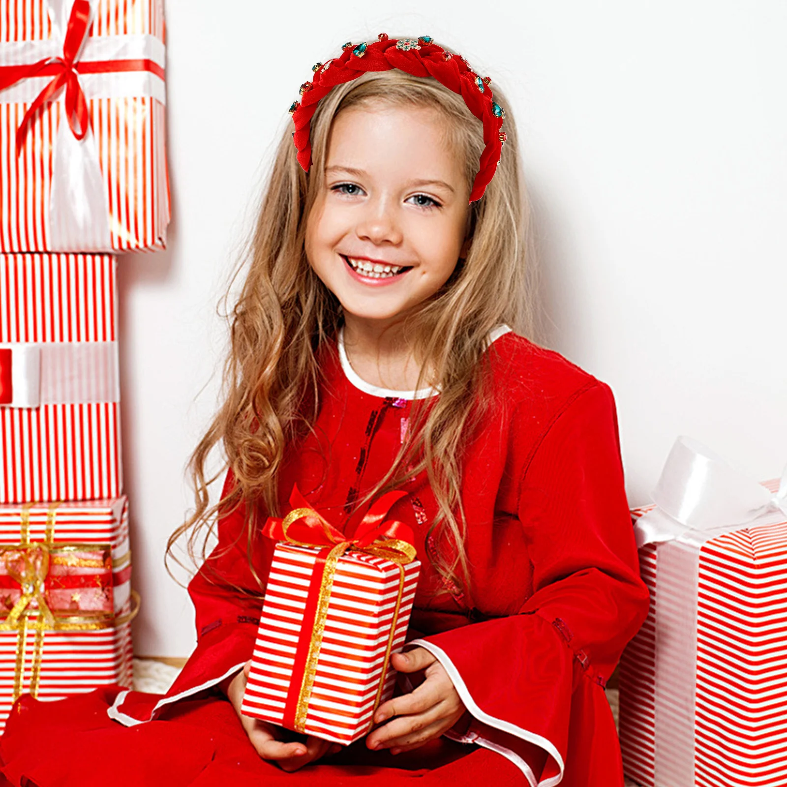 

Woman Has Black Headband with Bow Christmas Costume Women Hair Accessories for