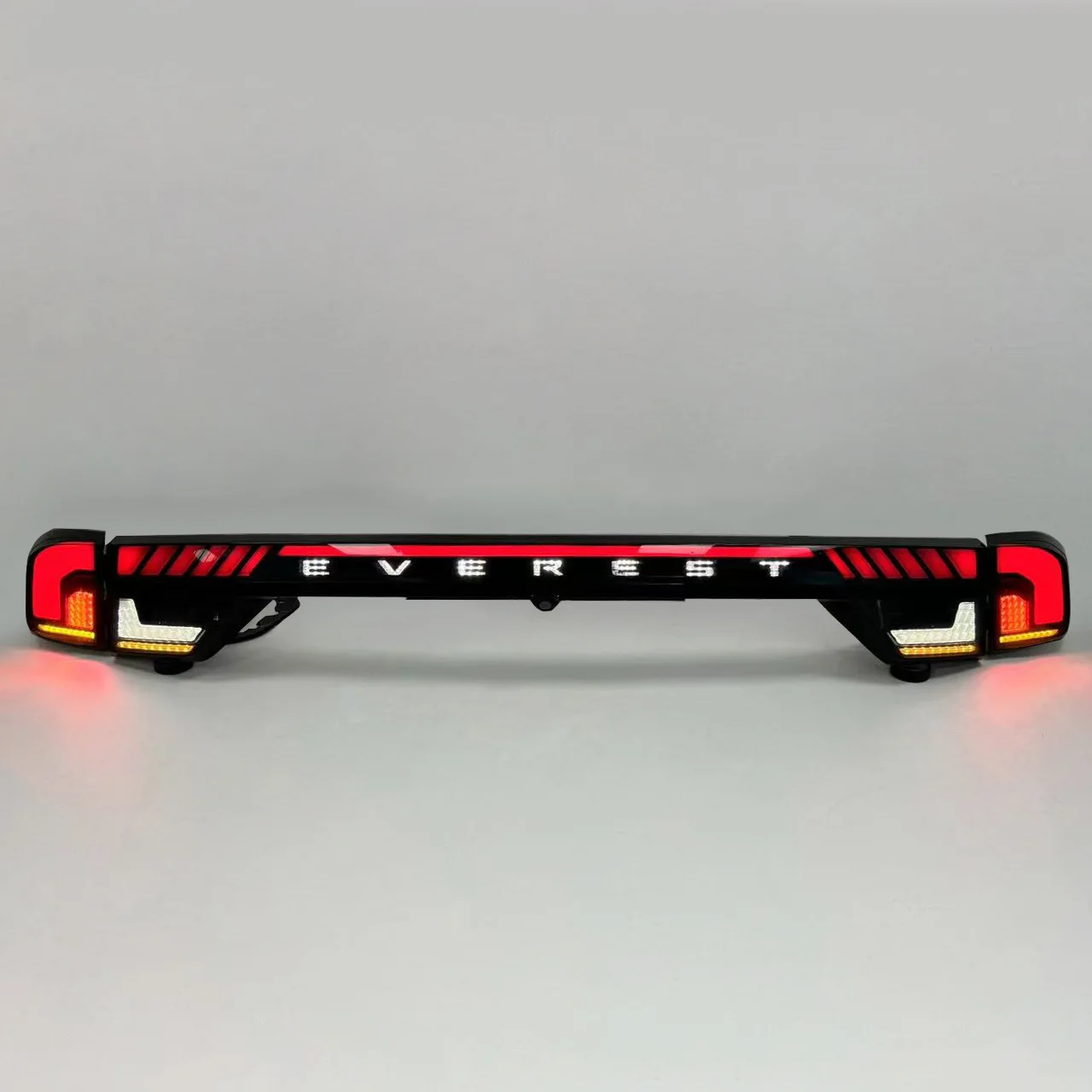 Suitable for 23 Everest rear through taillight assembly continuous taillight LED taillight modification