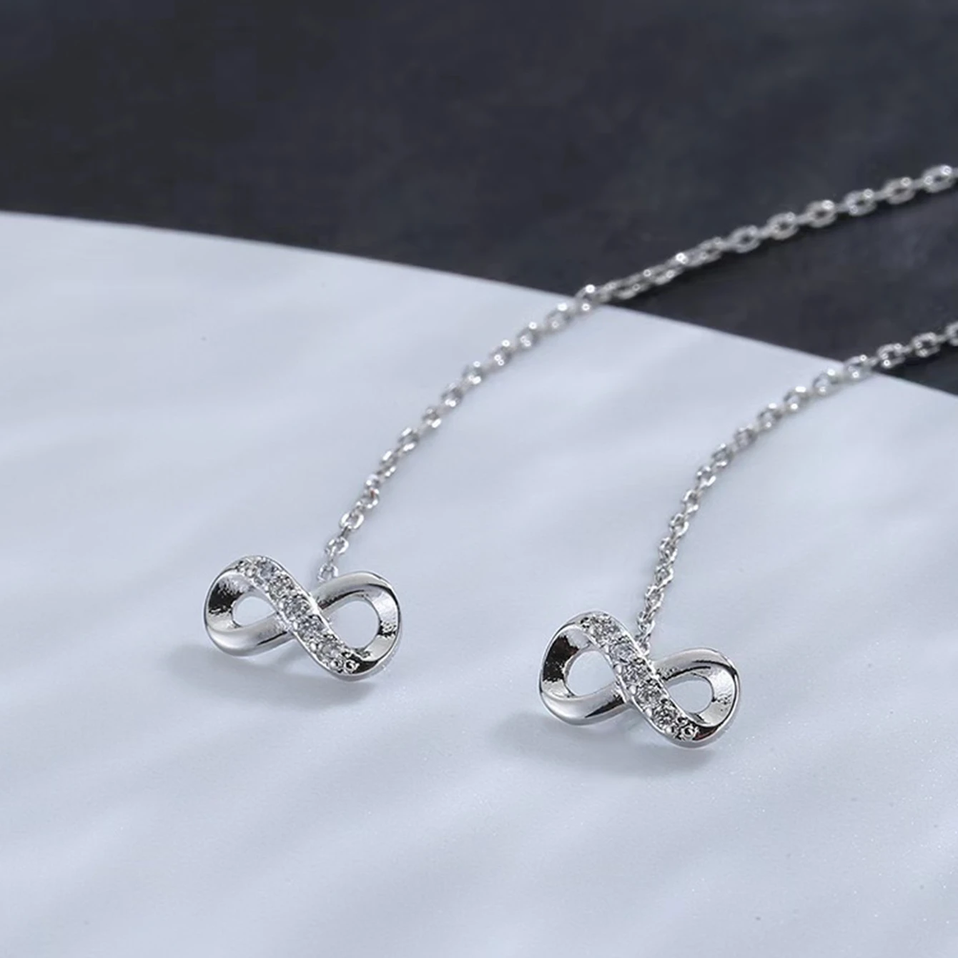 A Pair of Women's Earrings Mobius Love Infinity Long Thread Earrings Suitable for Everyday Wear
