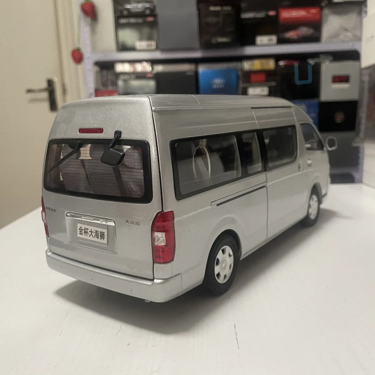 Original Brilliance Jinbei Hiace Mpv 1:18 Scale Rare Alloy Die-cast Van Model Simulation Hobby Collection Full Open Car Ornament